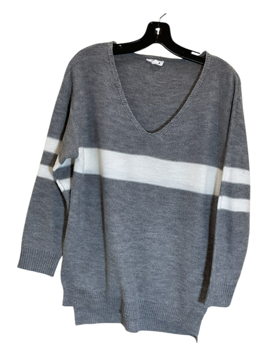 Sweater By Clothes Mentor In Grey & White, Size: S