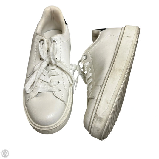 Shoes Sneakers By Steve Madden In Black & White, Size: 9