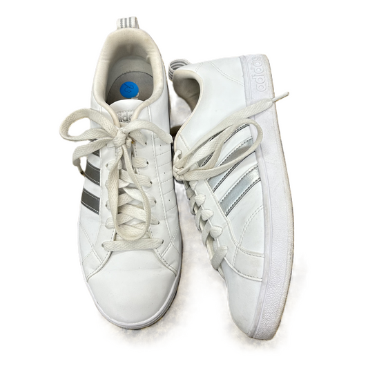 Silver & White Shoes Sneakers By Adidas, Size: 9.5