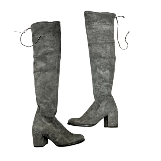 Boots Designer By Stuart Weitzman In Grey, Size: 7