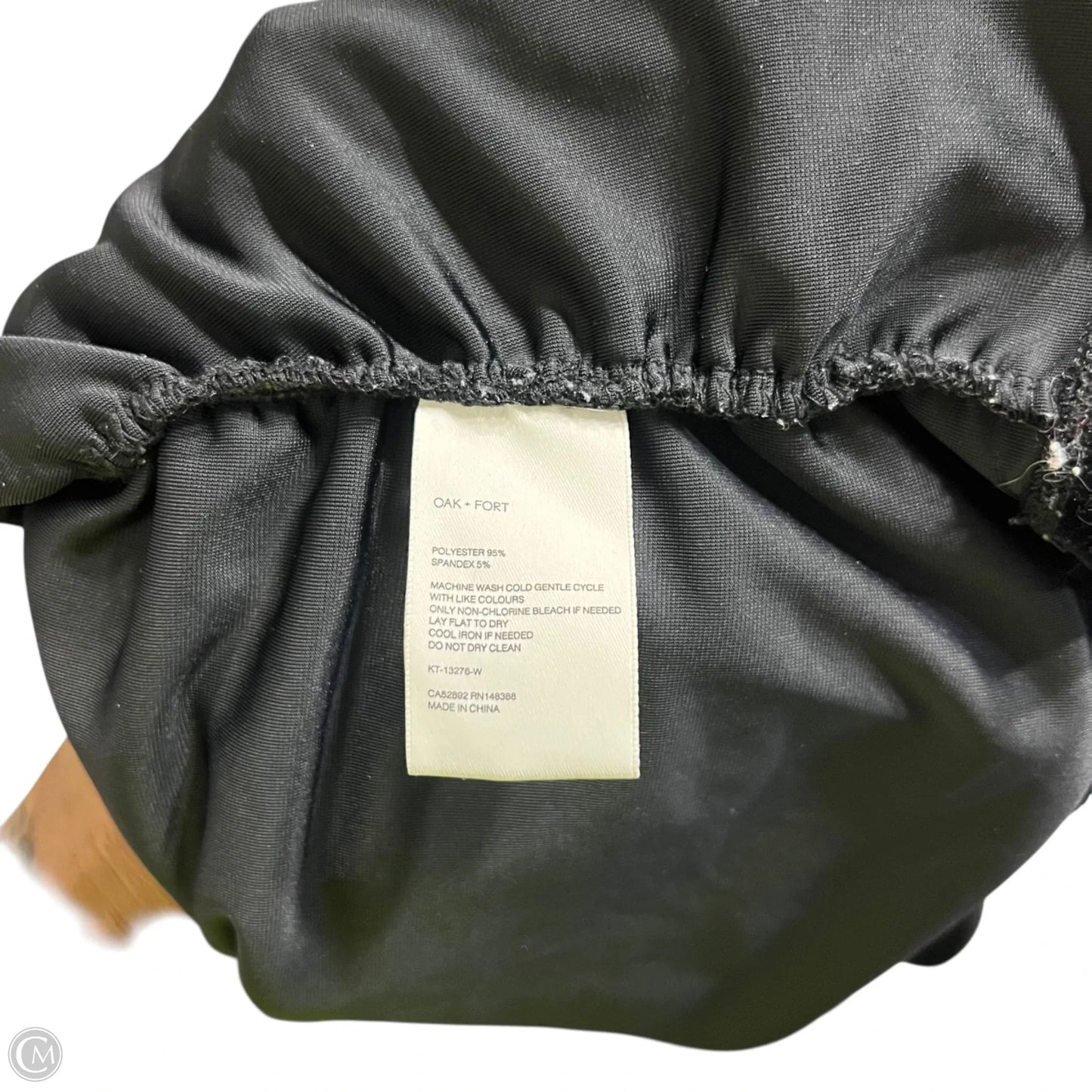 Top Sleeveless By Oak + Fort In Black, Size: L