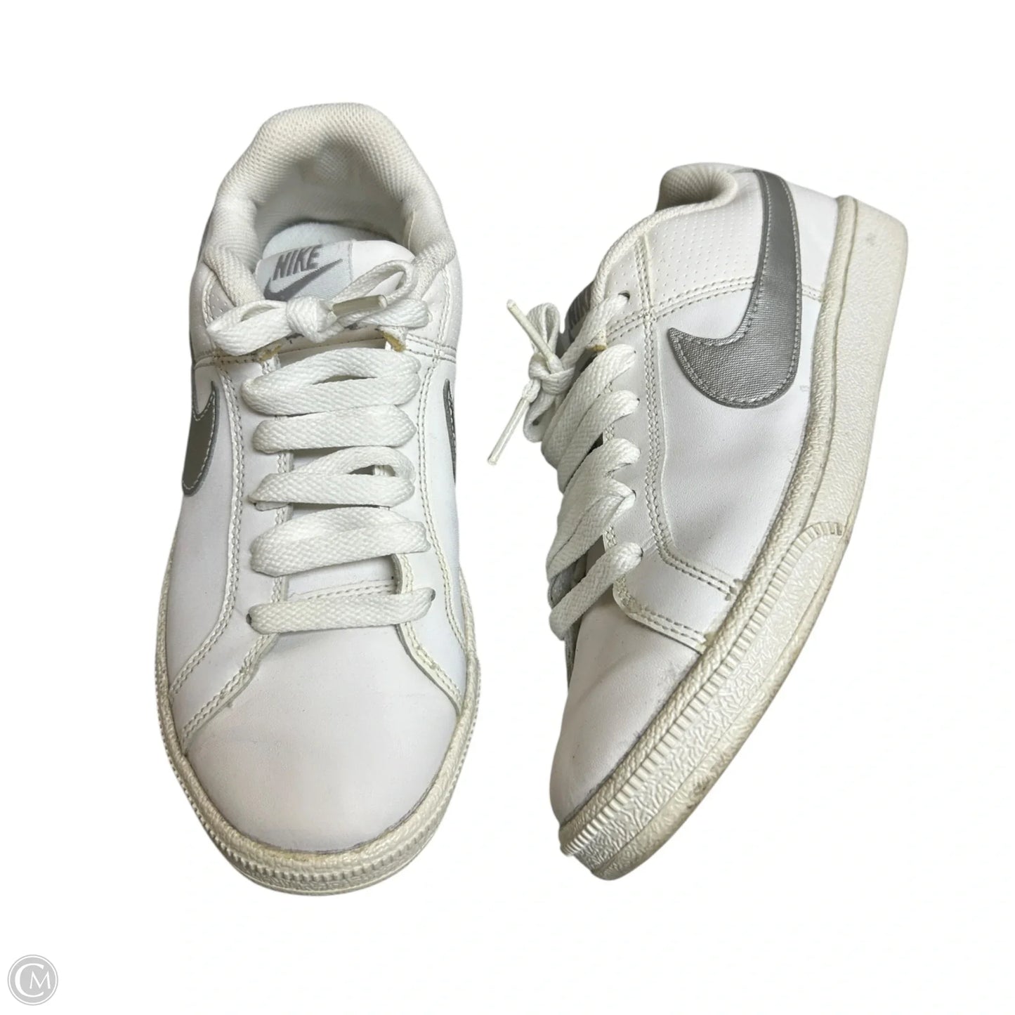 Shoes Sneakers By Nike In Grey & White, Size: 6.5