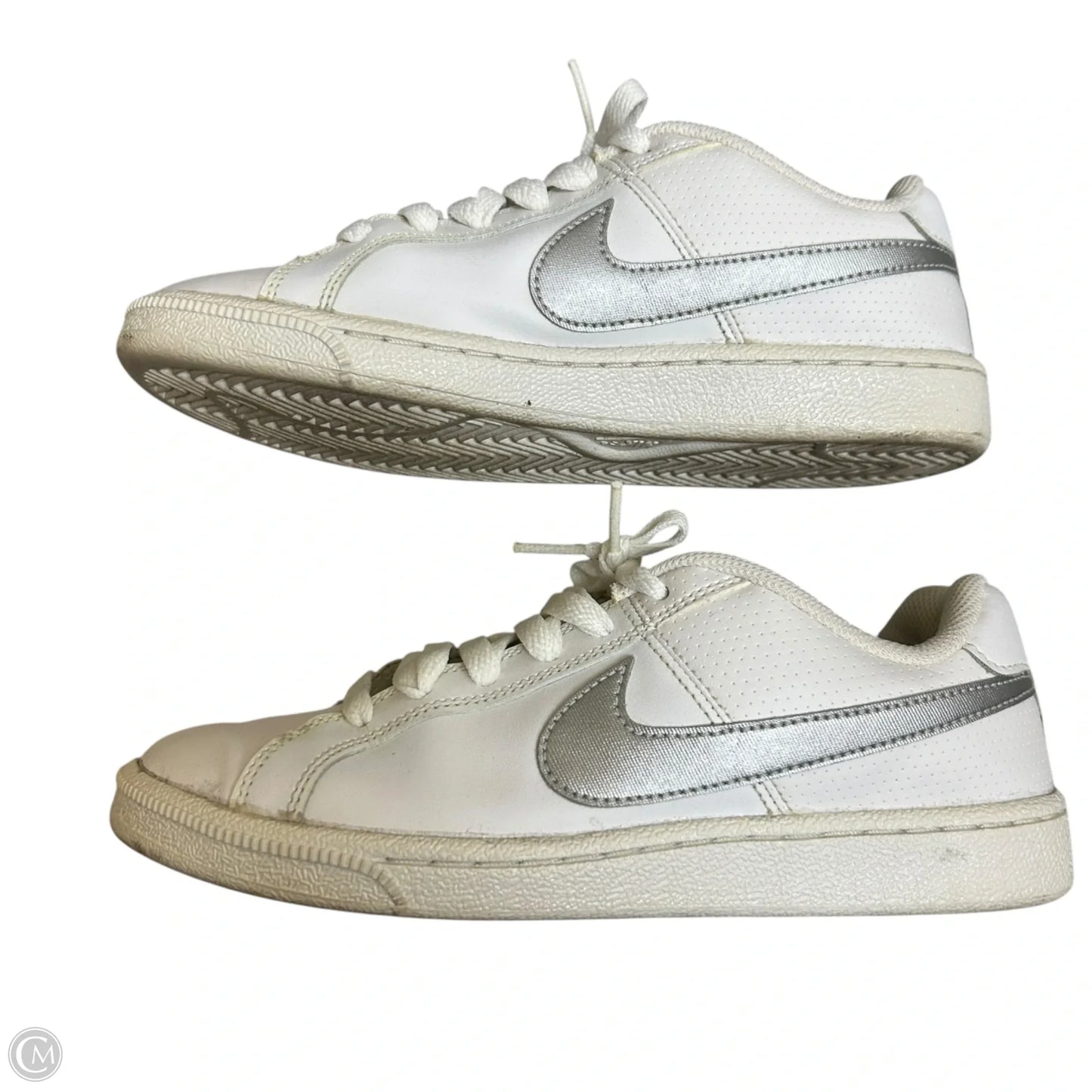 Shoes Sneakers By Nike In Grey & White, Size: 6.5