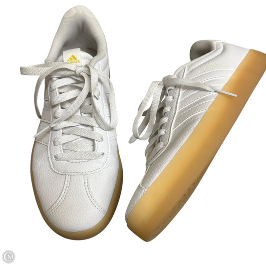 Shoes Sneakers By Adidas In Cream, Size: 8.5