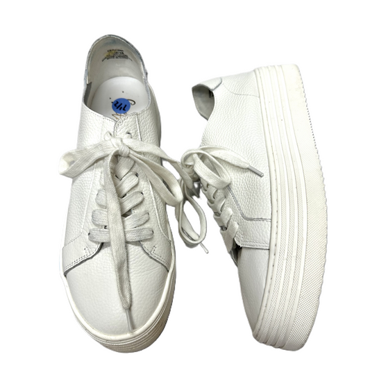 Shoes Sneakers Platform By Crown Vintage In White, Size: 7.5