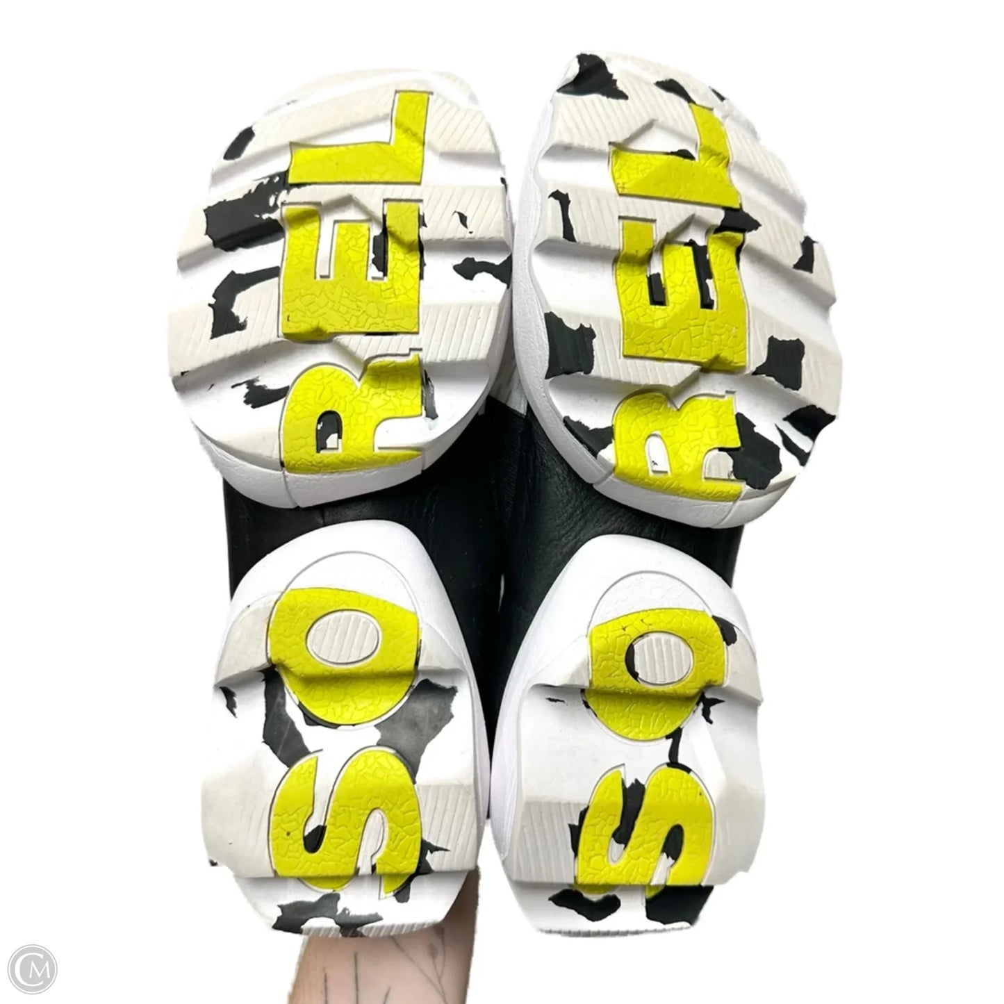 Shoes Athletic By Sorel In Black & White, Size: 9.5