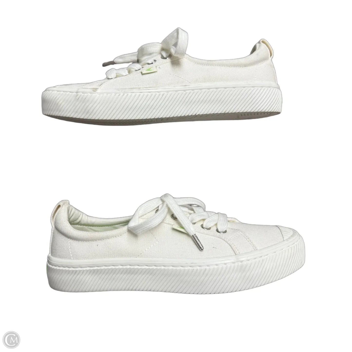 Shoes Sneakers By Cariuma In White, Size: 6.5