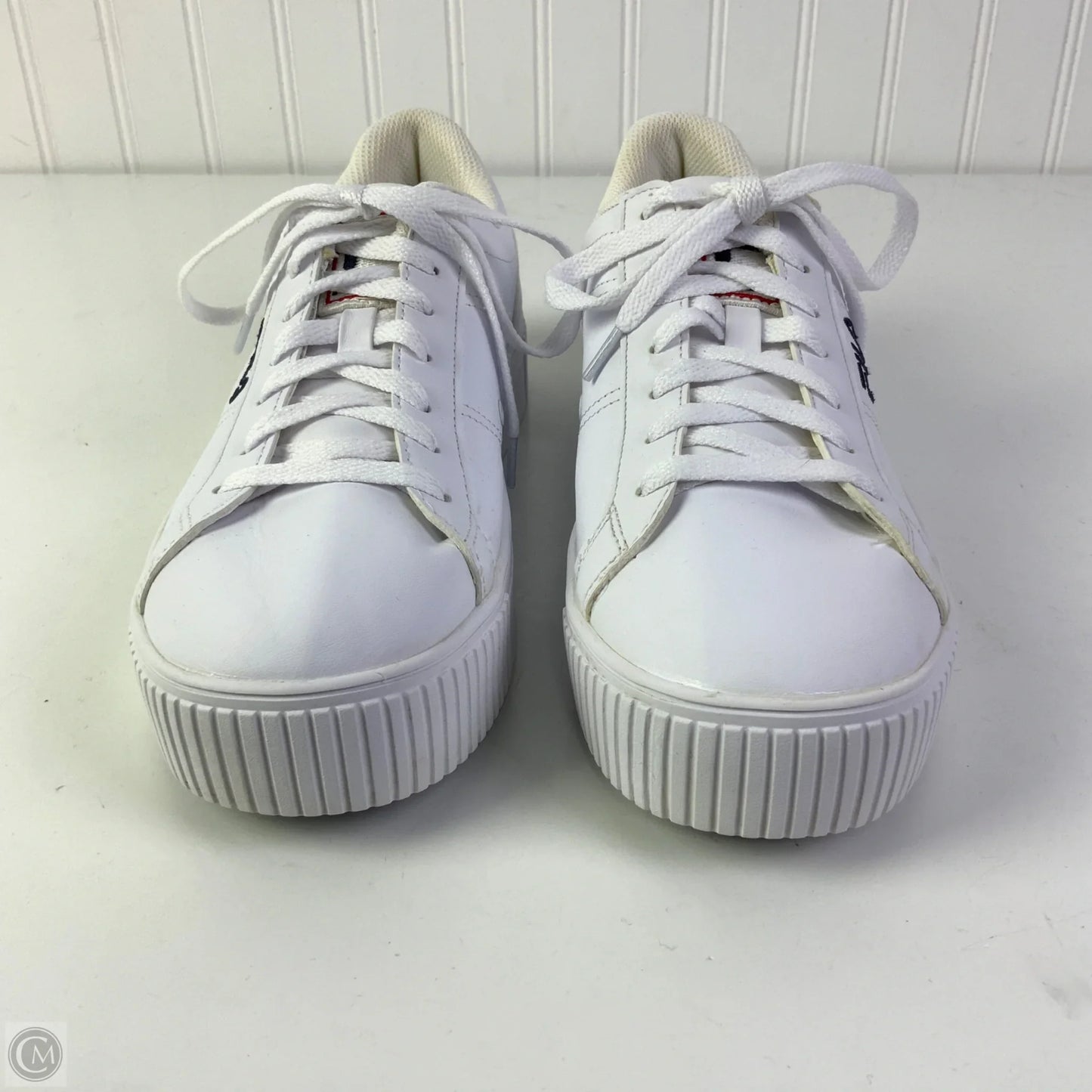 Shoes Sneakers By Fila In White, Size: 10