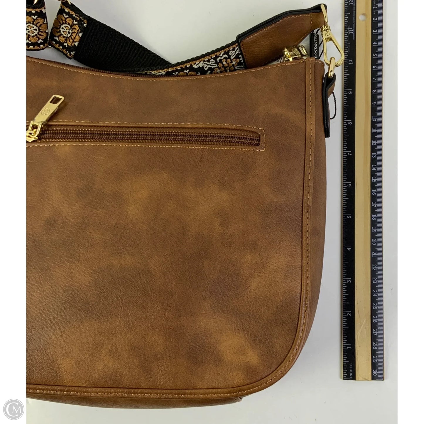 Crossbody By Clothes Mentor, Size: Medium