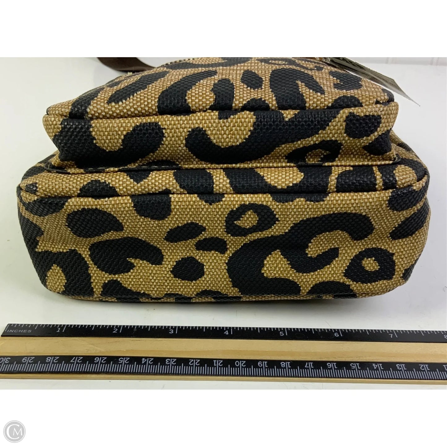 Crossbody By Clothes Mentor, Size: Medium