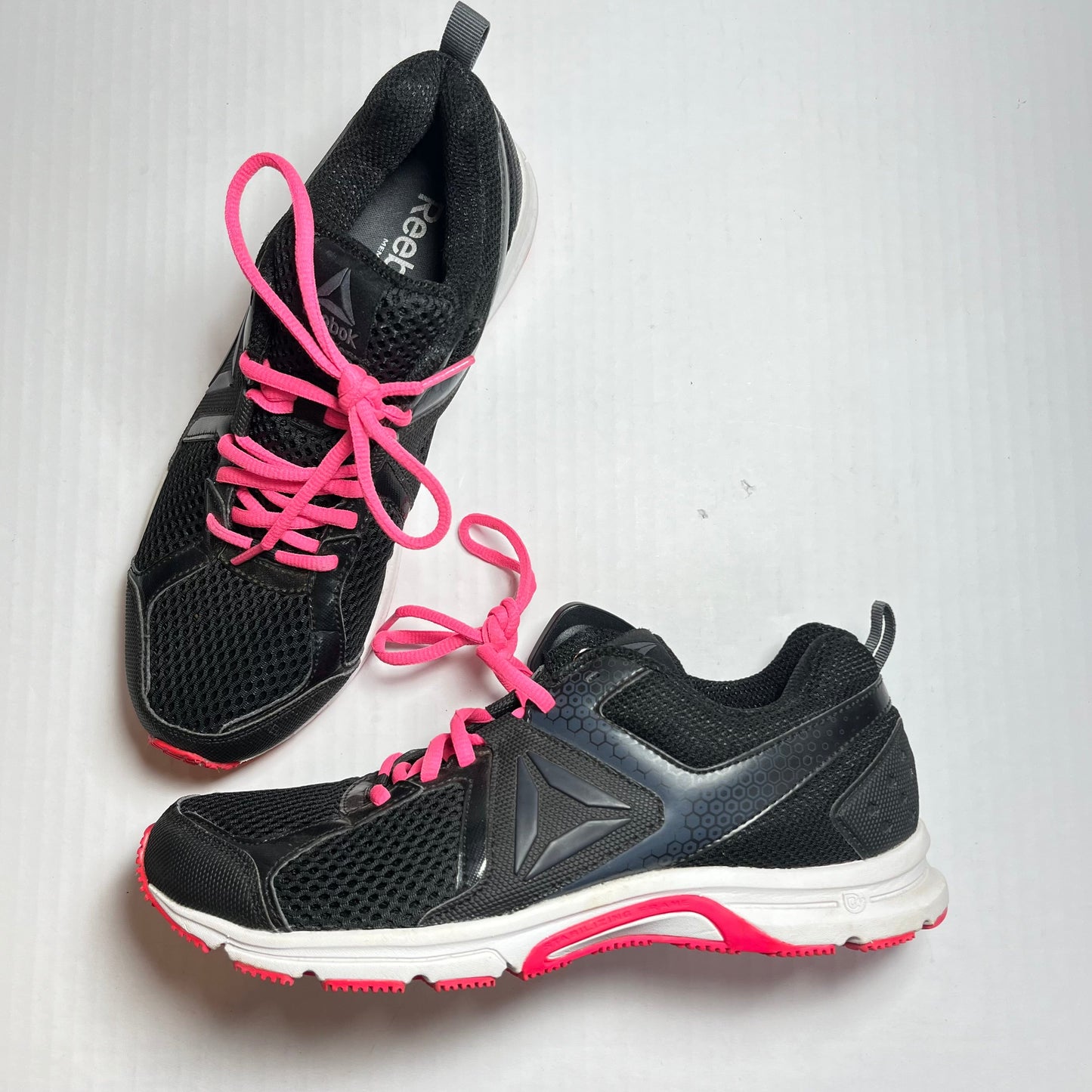 Shoes Athletic By Reebok In Black & Pink, Size: 9.5