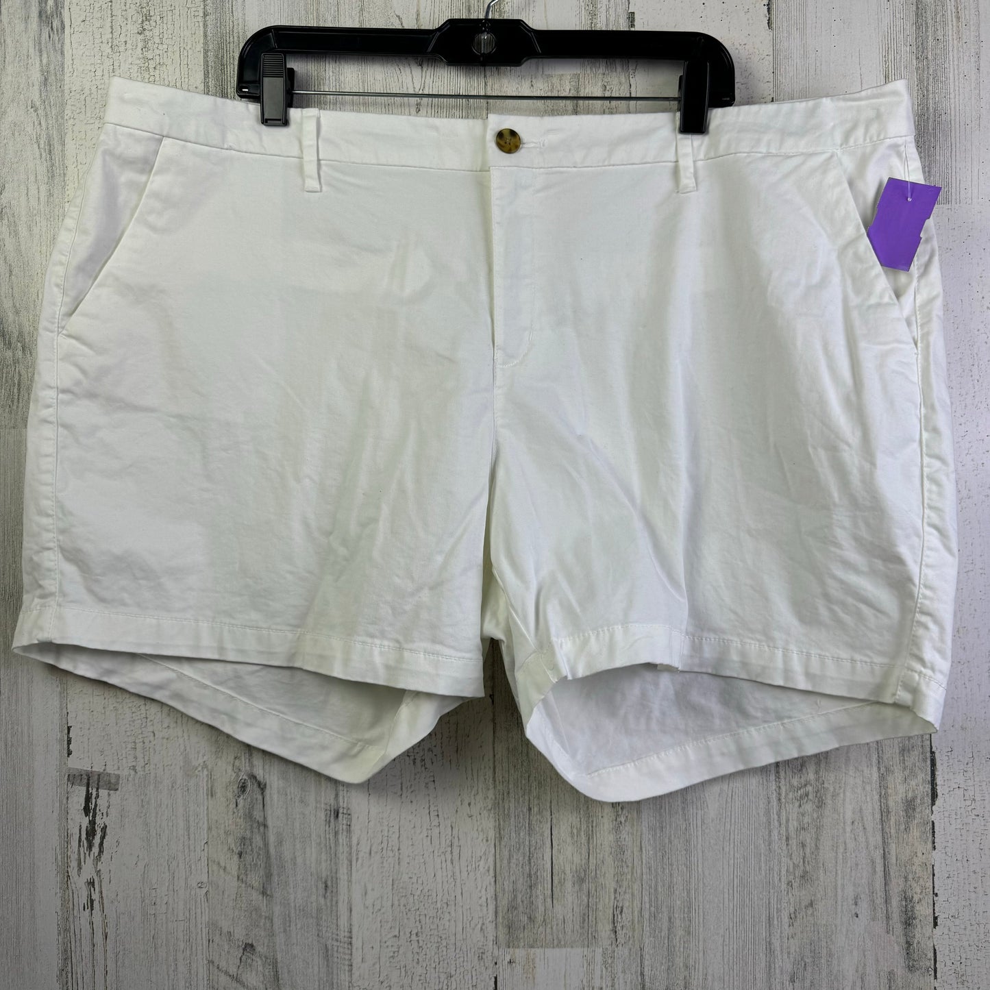 White Shorts Old Navy, Size 20