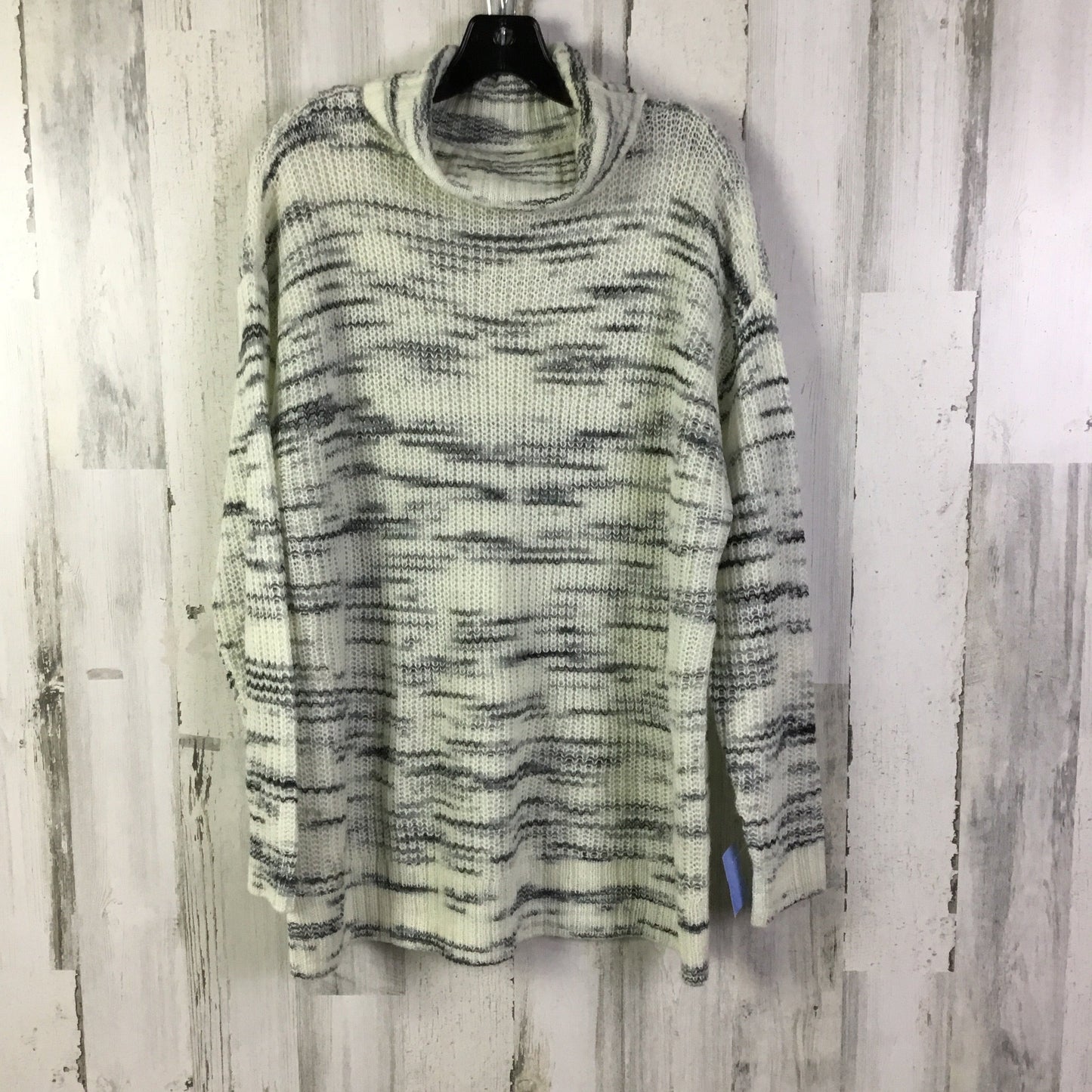 Sweater By Torrid In Grey & White, Size: L