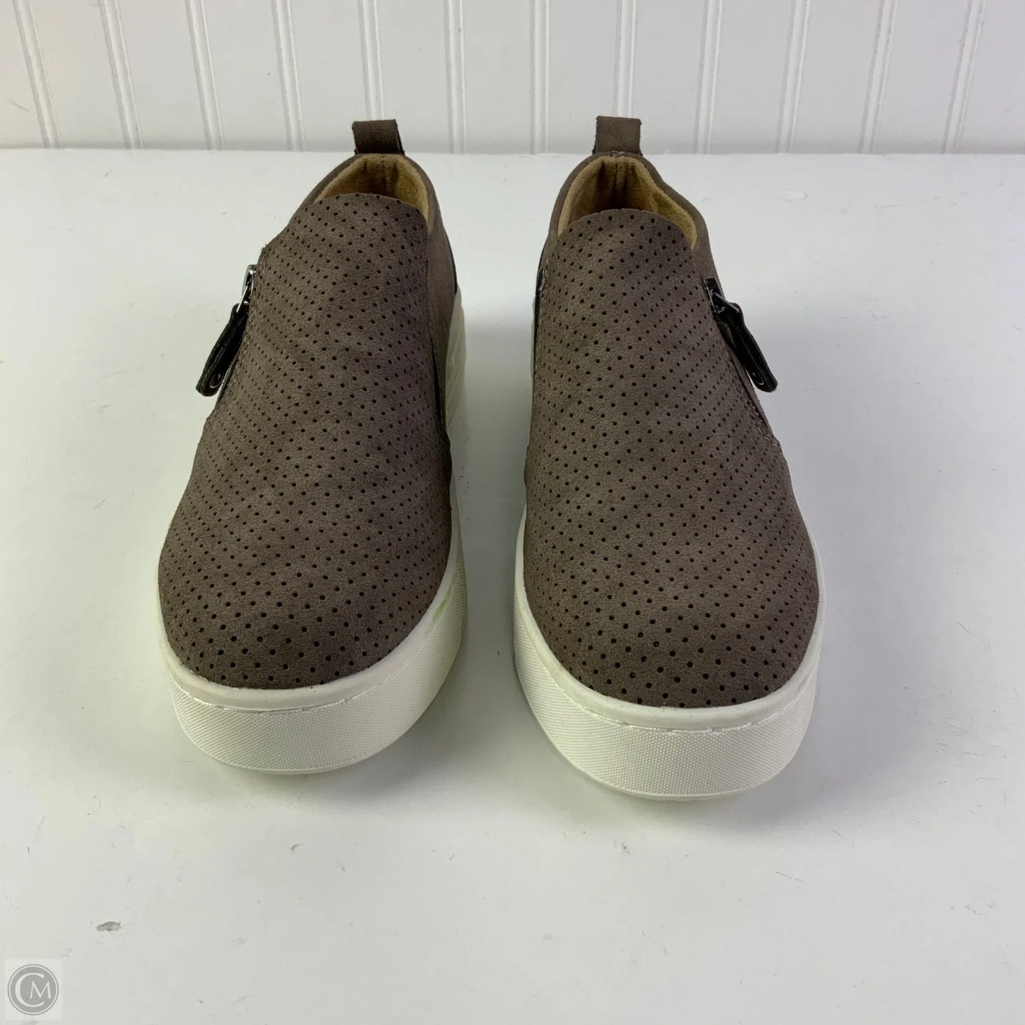 Shoes Flats By Cushionaire In Taupe, Size: 6.5