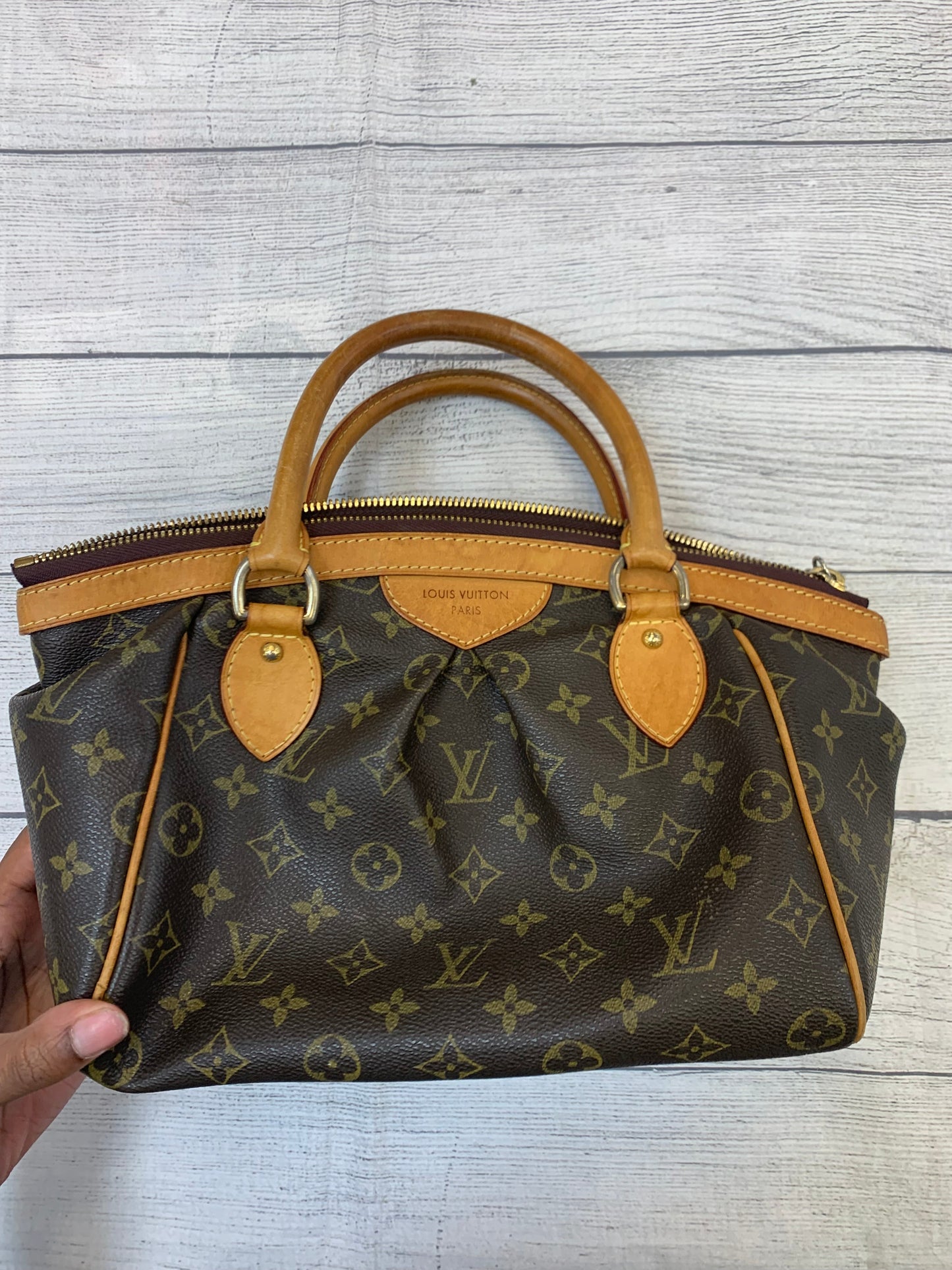 Handbag Designer By Louis Vuitton  Size: Small