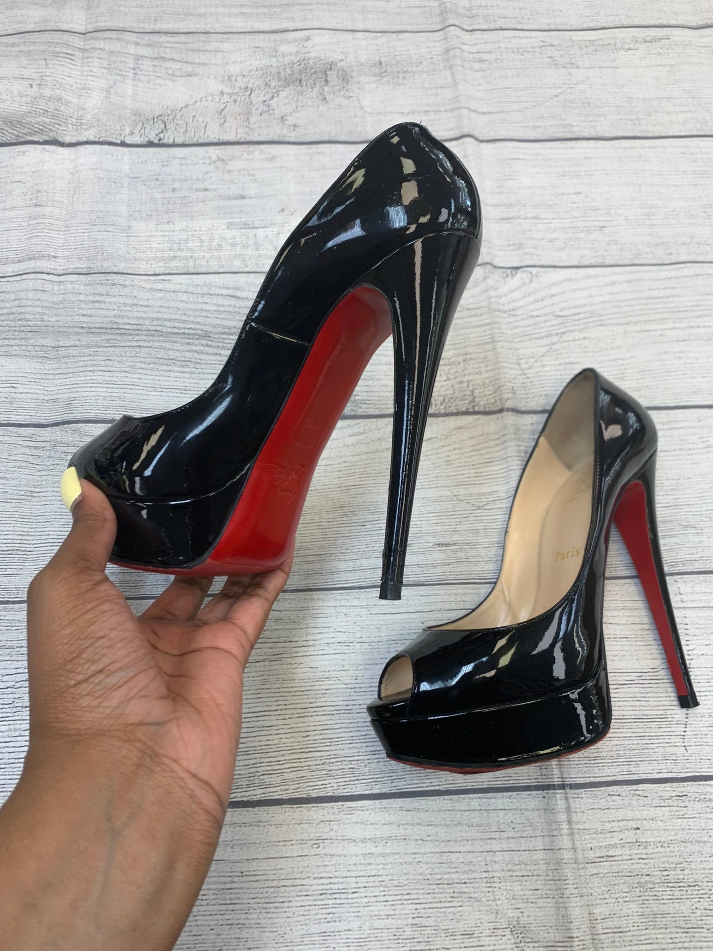 Shoes Designer By Christian Louboutin  Size: 8.5