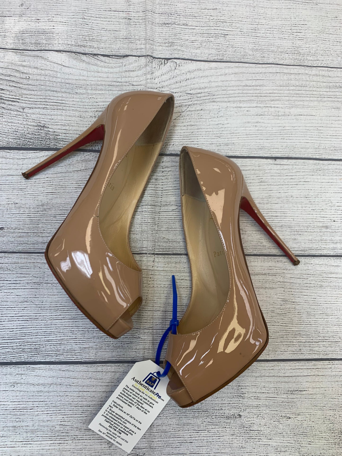 Shoes Designer By Christian Louboutin  Size: 9.5