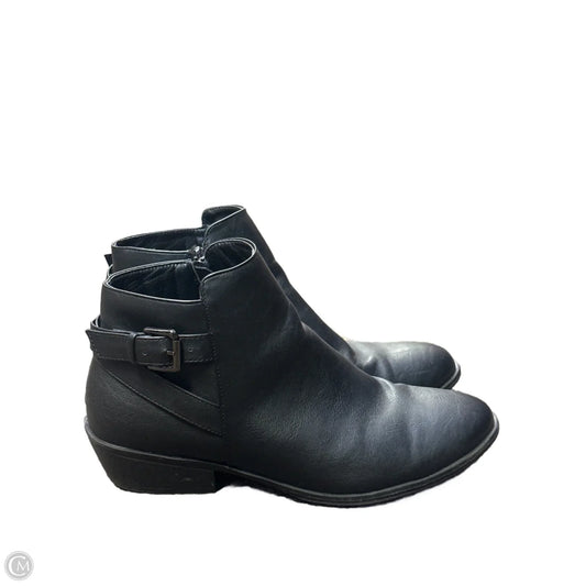 Boots Ankle Flats By Cmf In Black, Size: 11