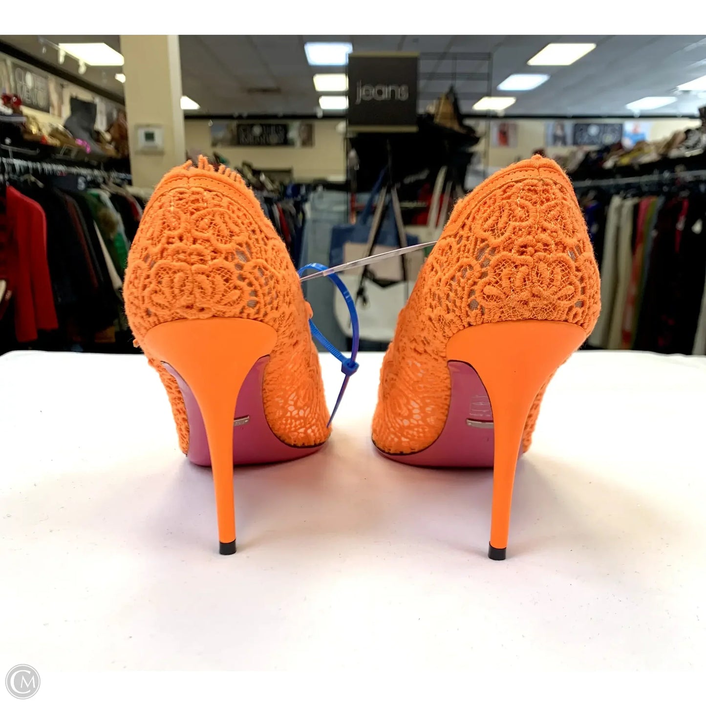 Shoes Luxury Designer By Gucci In Orange, Size: 11