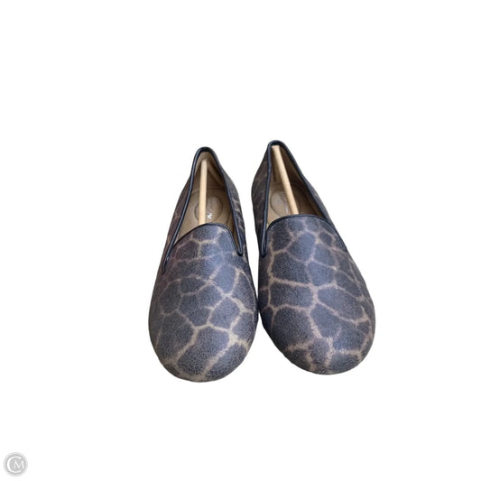 Shoes Flats By Cmf In Animal Print, Size: 8