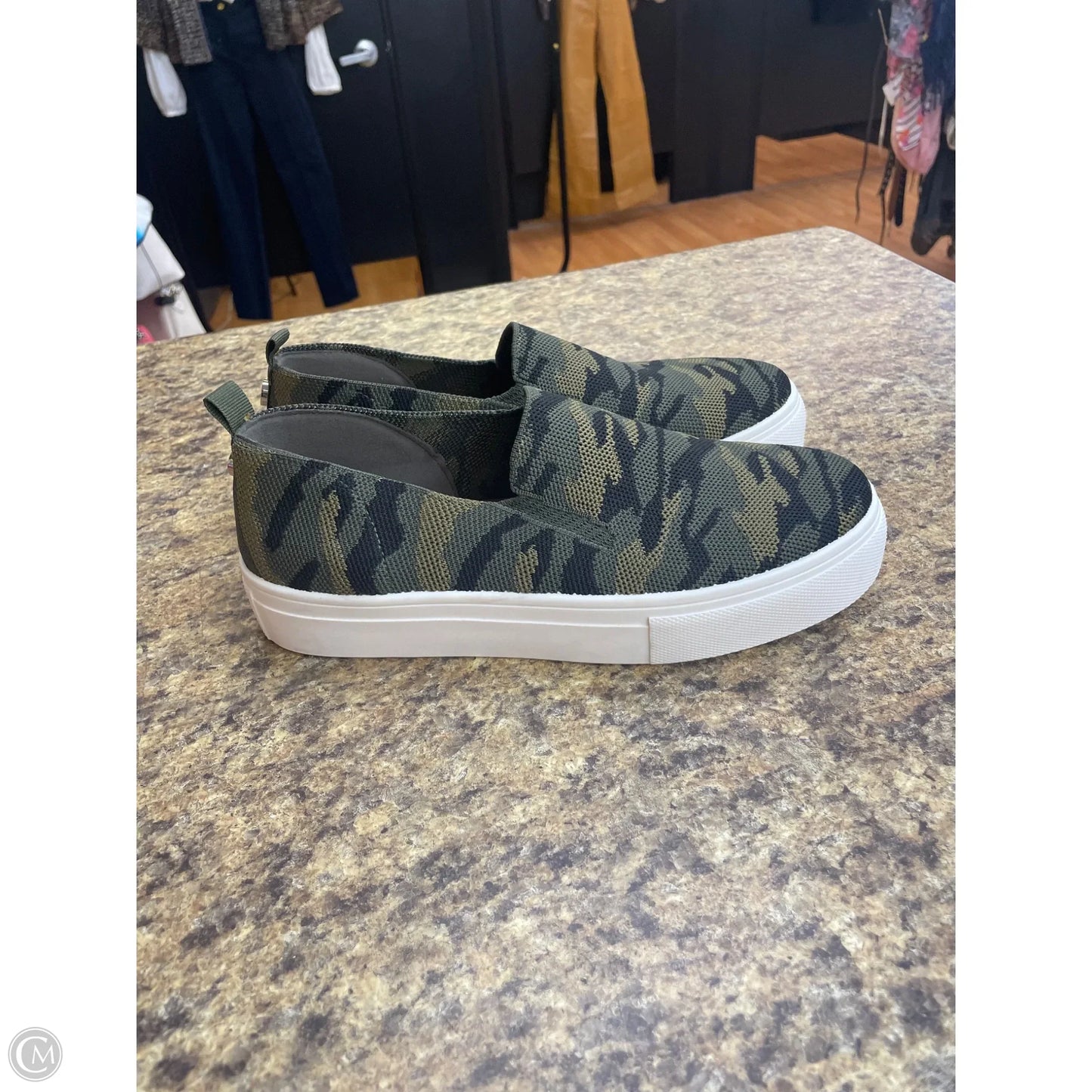 Shoes Sneakers By Steve Madden In Camouflage Print, Size: 7.5