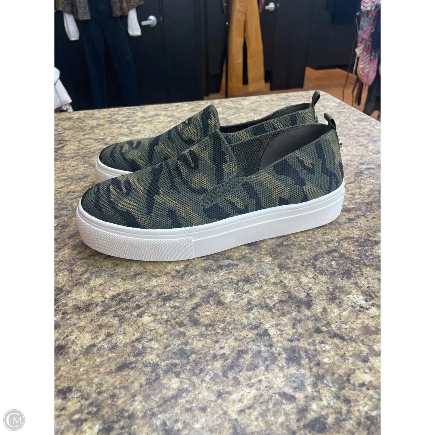 Shoes Sneakers By Steve Madden In Camouflage Print, Size: 7.5