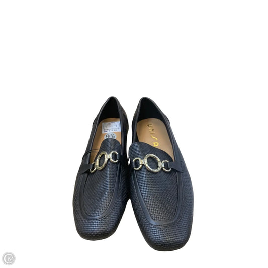 Shoes Flats By Unisa In Black & Gold, Size: 9.5