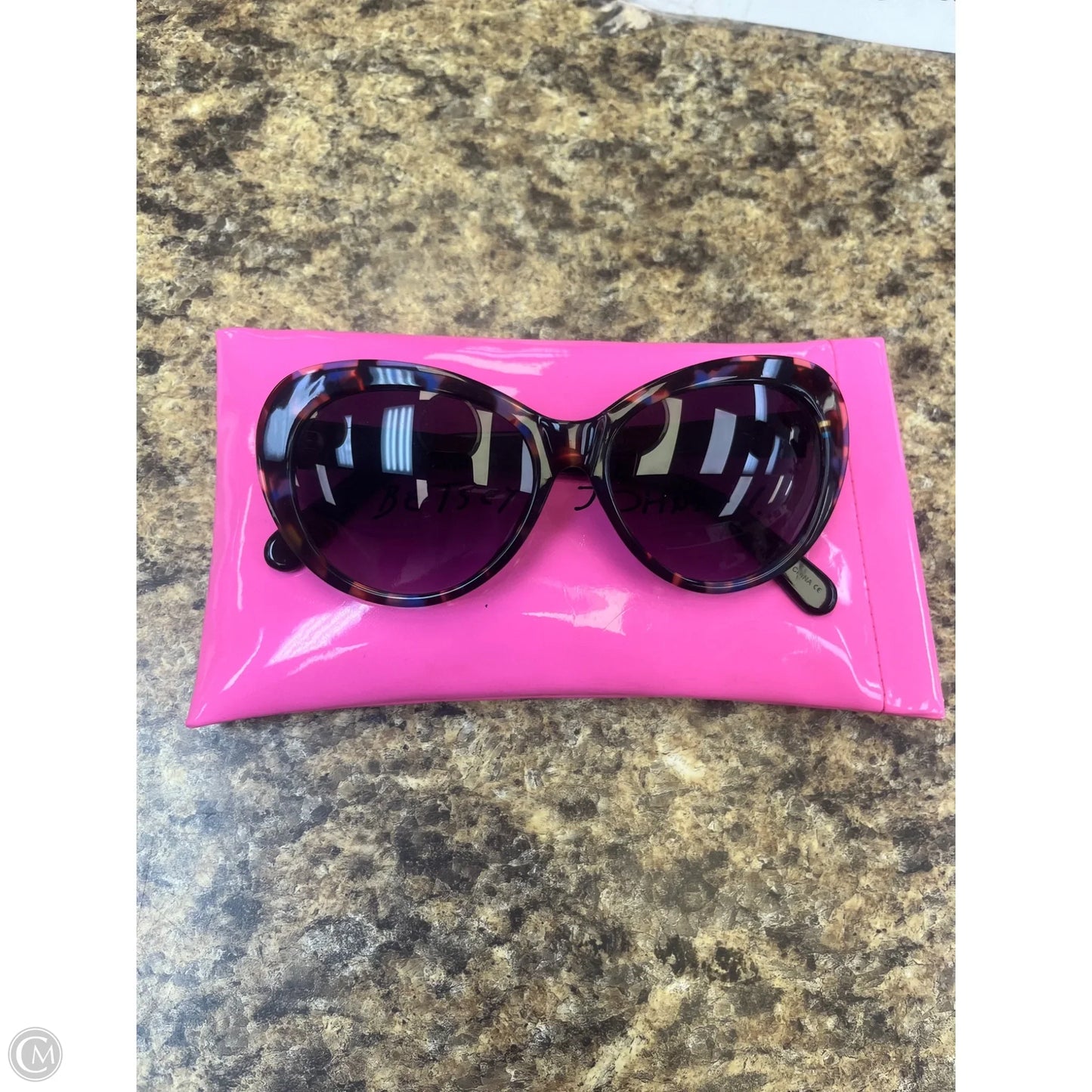 Sunglasses By Betsey Johnson, Size: Medium
