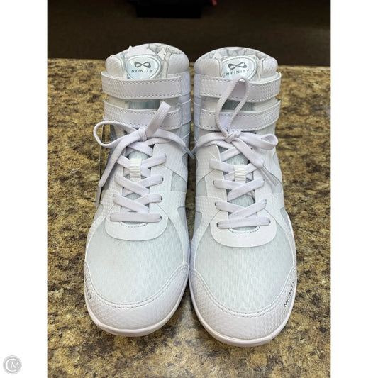 Shoes Athletic By Cmf In White, Size: 7.5