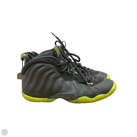 Shoes Athletic By Nike In Black & Green, Size: 6.5