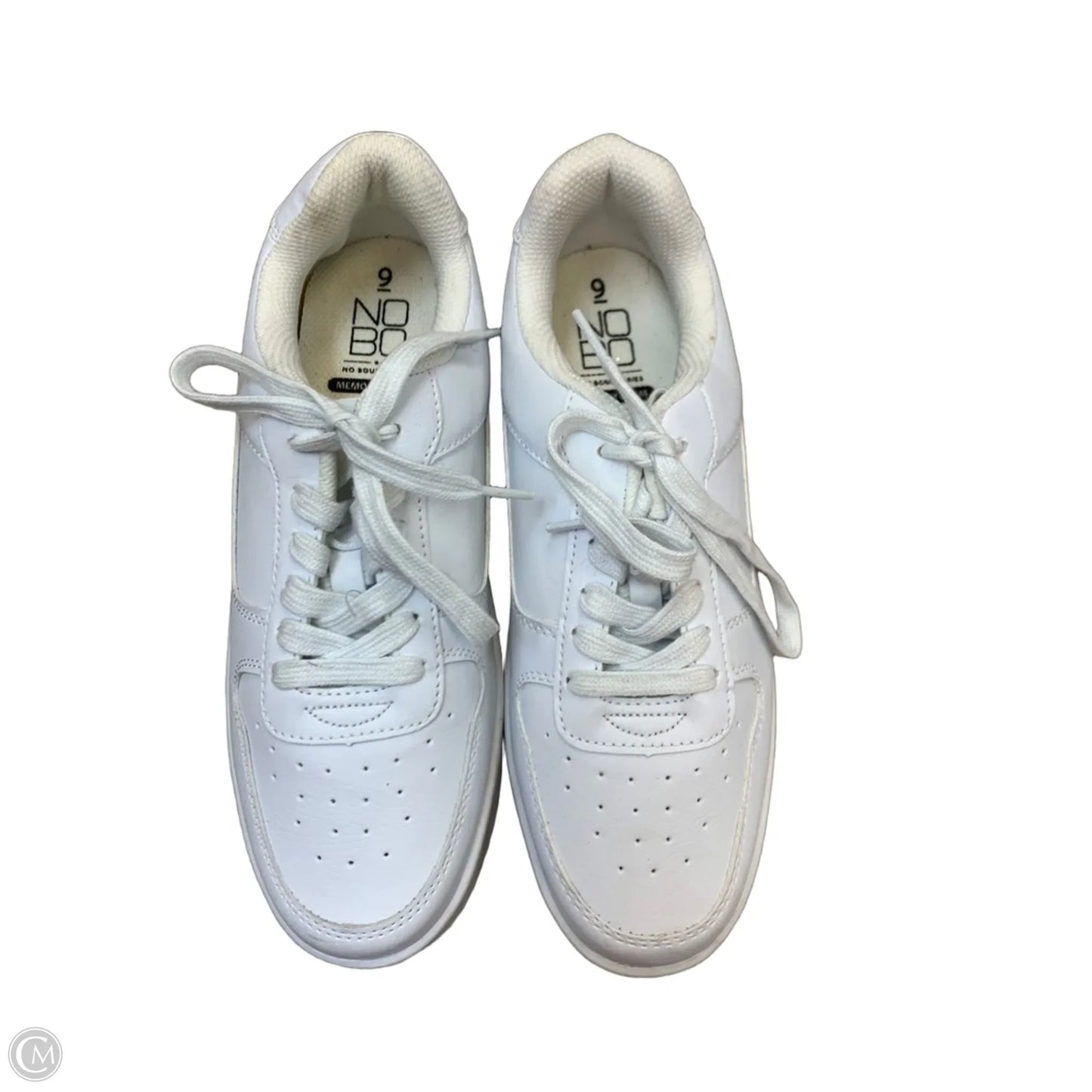 Shoes Sneakers By No Boundaries In White, Size: 9