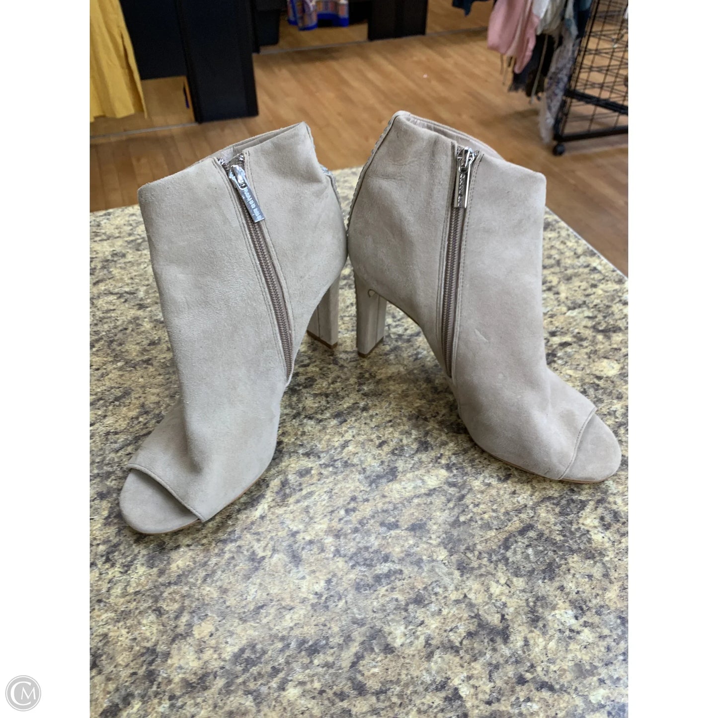 Boots Ankle Heels By Gianni Bini In Beige, Size: 9.5
