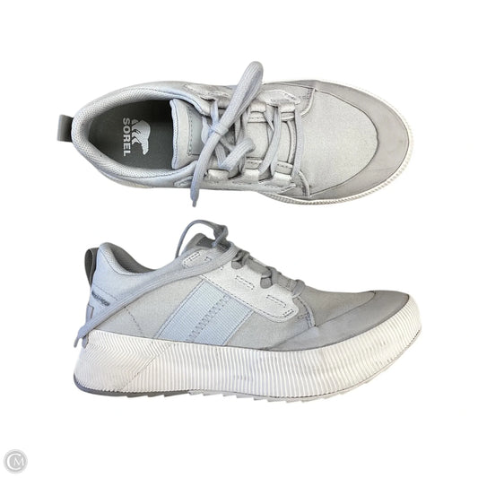 Shoes Sneakers By Sorel In Grey, Size: 7
