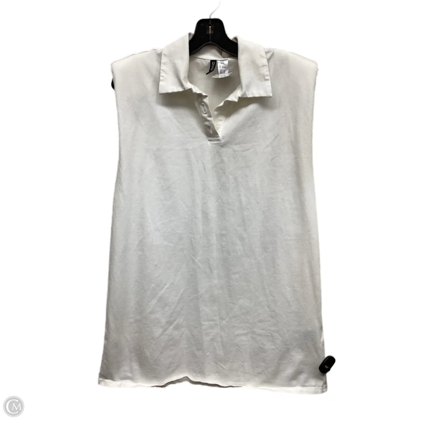 Dress Casual Short By Divided In White, Size: S