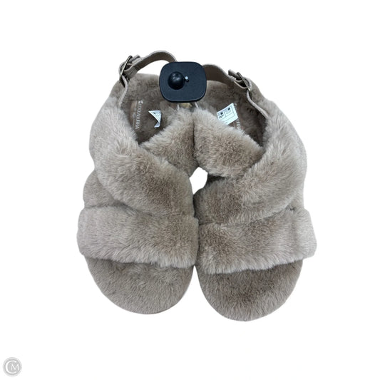 Sandals Designer By Ugg In Tan, Size: 8
