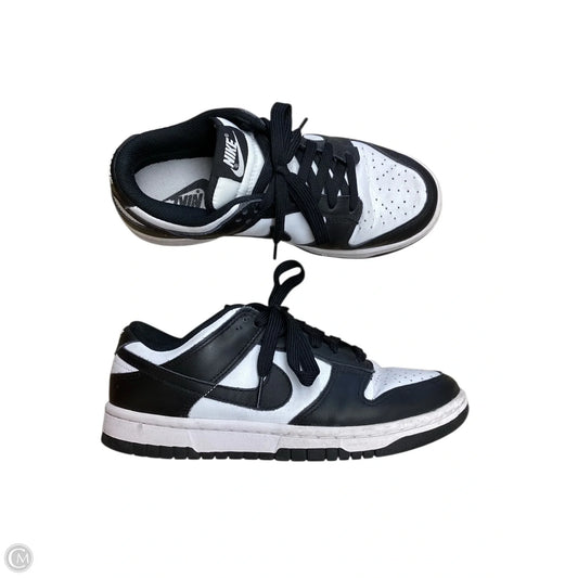 Shoes Sneakers By Nike In Black & White, Size: 6.5