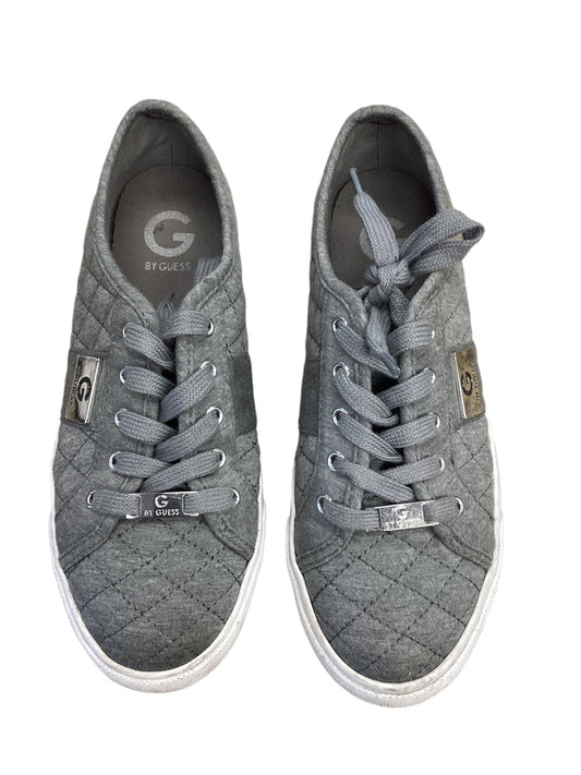 Shoes Sneakers By Guess In Grey, Size: 8