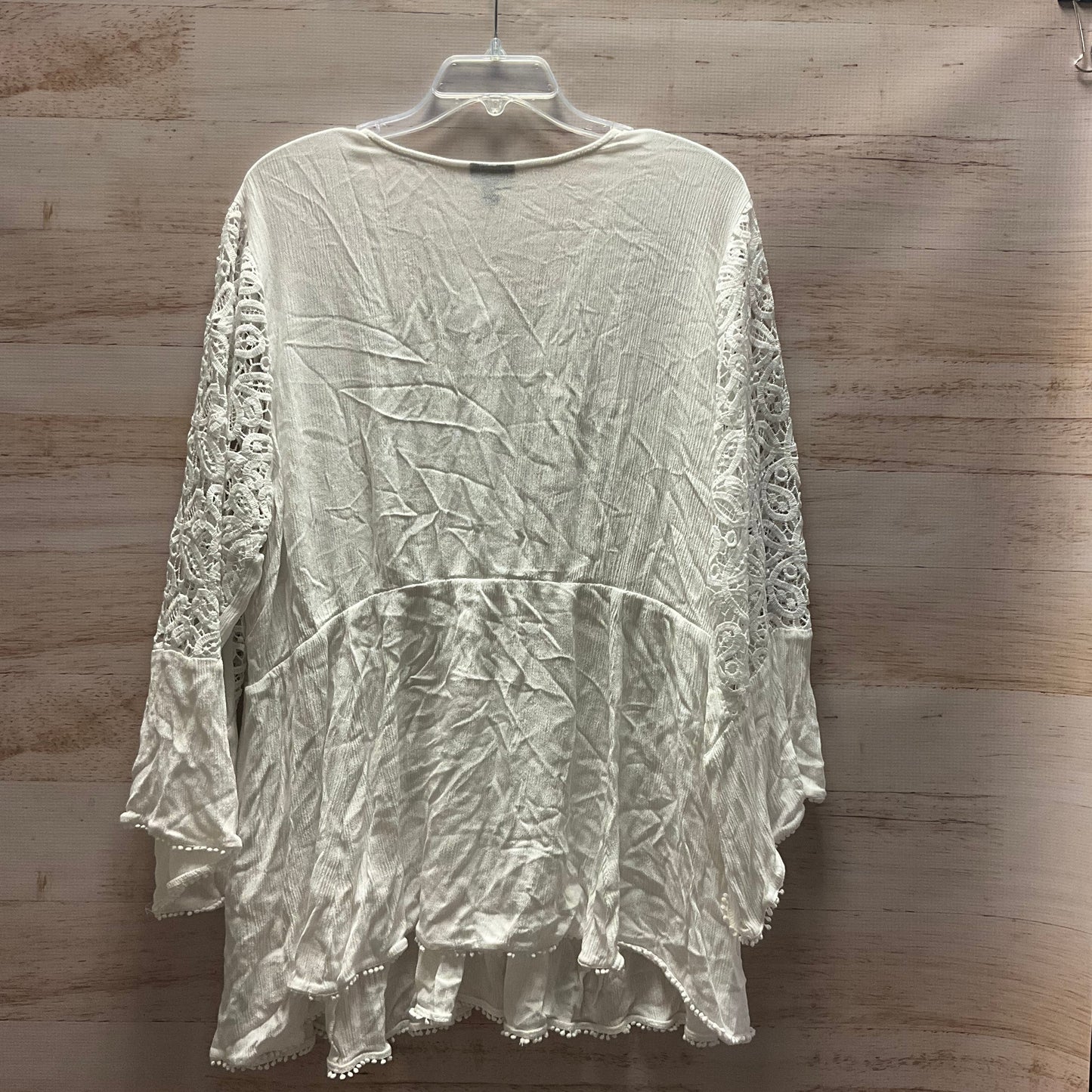 Top Long Sleeve By Torrid In White, Size: 3x