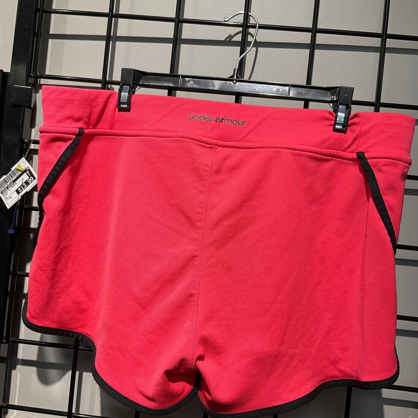 Athletic Shorts By Under Armour In Pink, Size: Xl