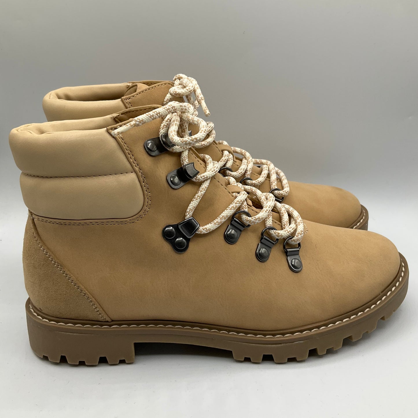 Boots Hiking By Universal Thread In Tan, Size: 8