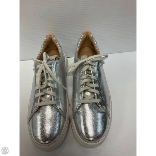 Shoes Sneakers By Clarks In Silver, Size: 8