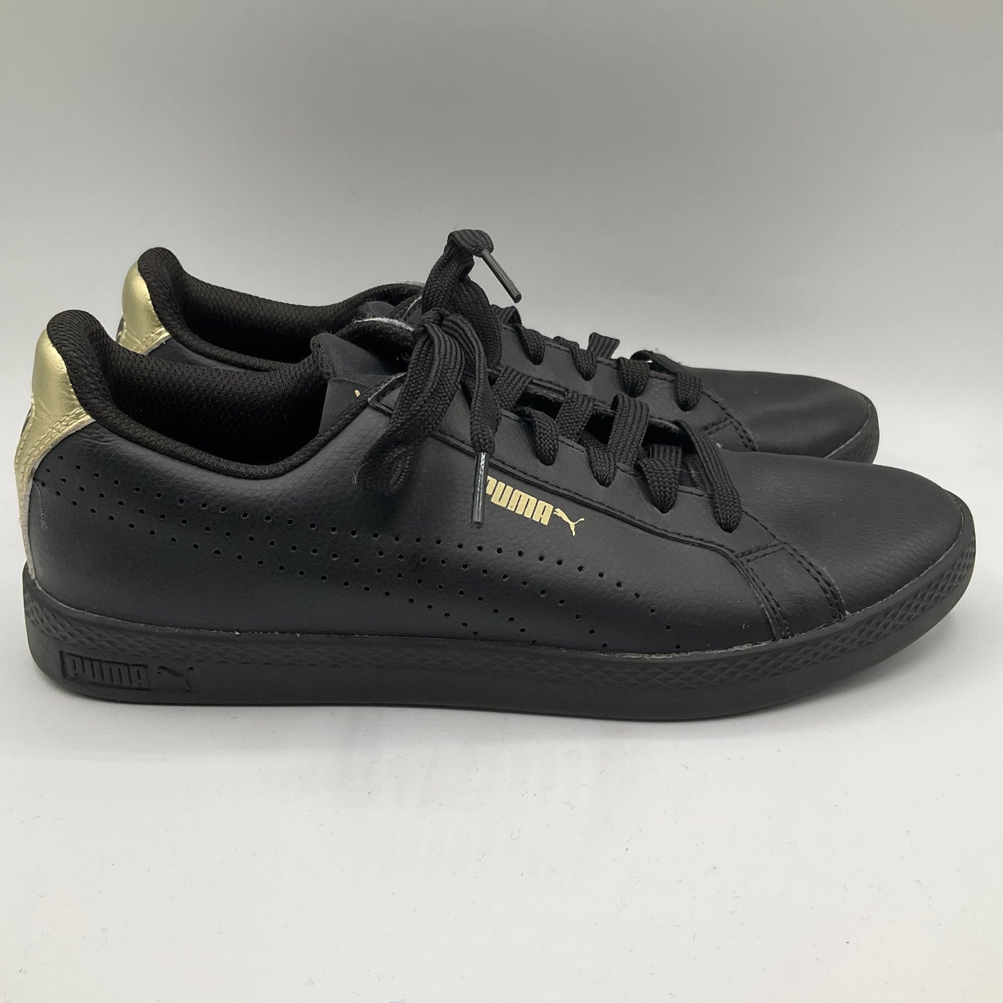 Shoes Sneakers By Puma In Black, Size: 8