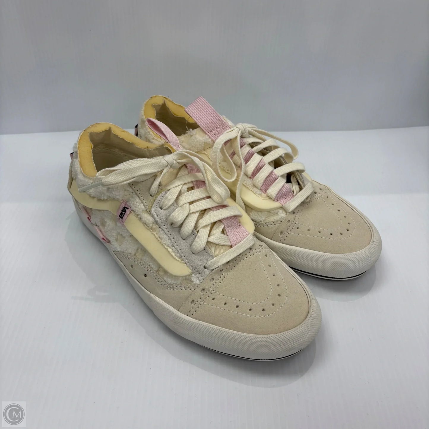 Shoes Flats By Vans In Cream, Size: 9