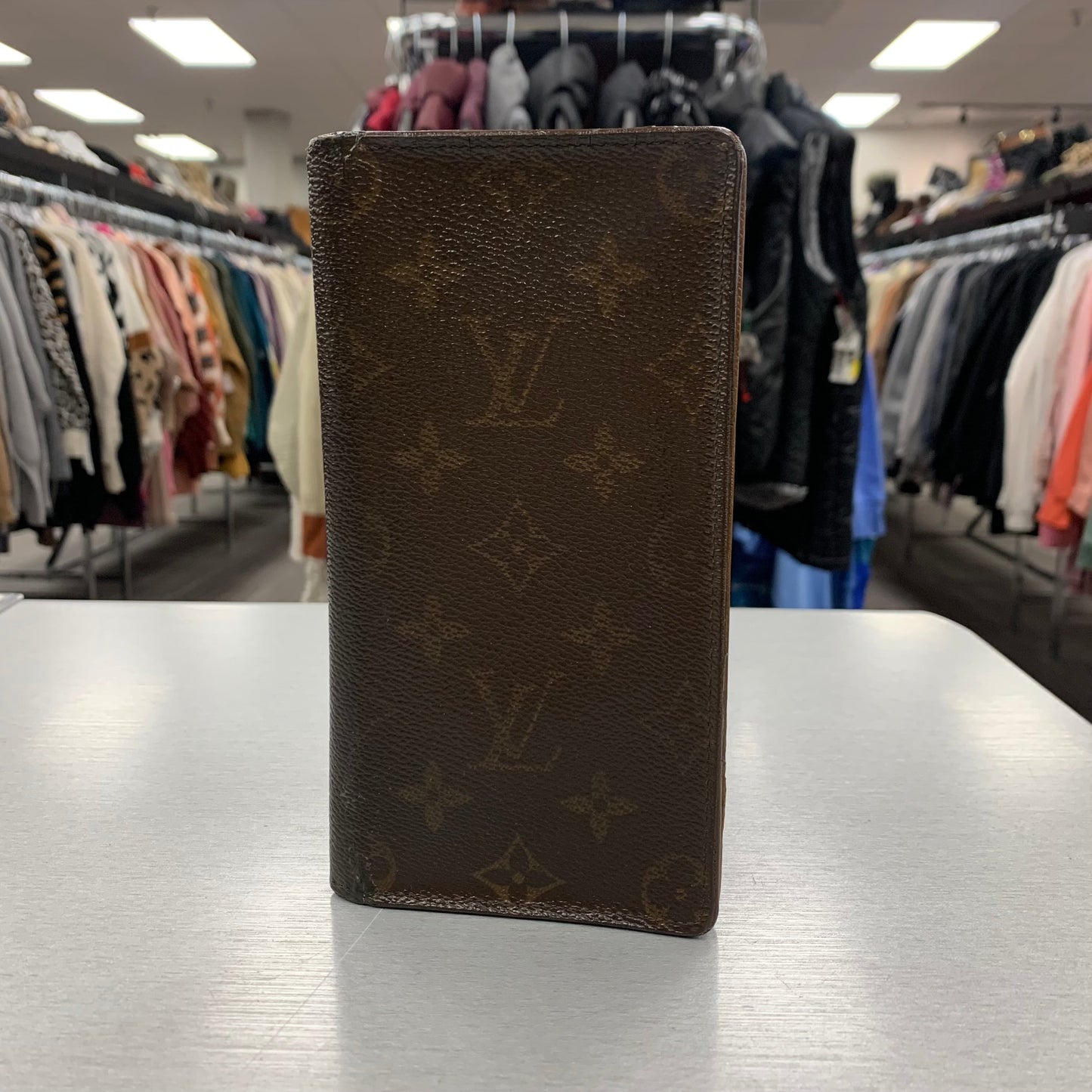 Wallet Luxury Designer By Louis Vuitton, Size: Medium