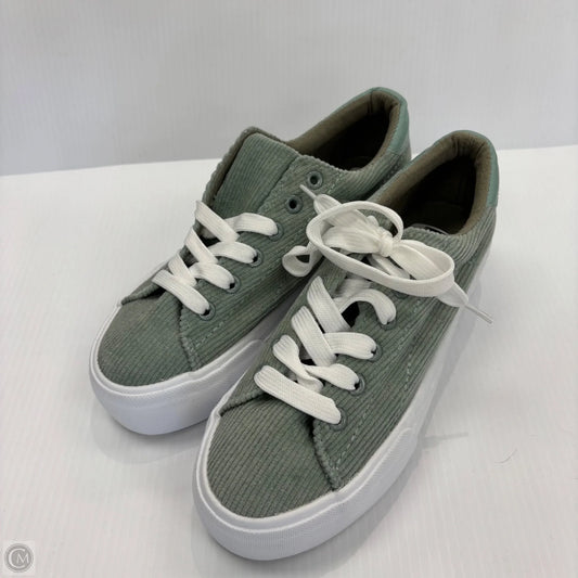 Shoes Sneakers By Cmf In Green, Size: 5