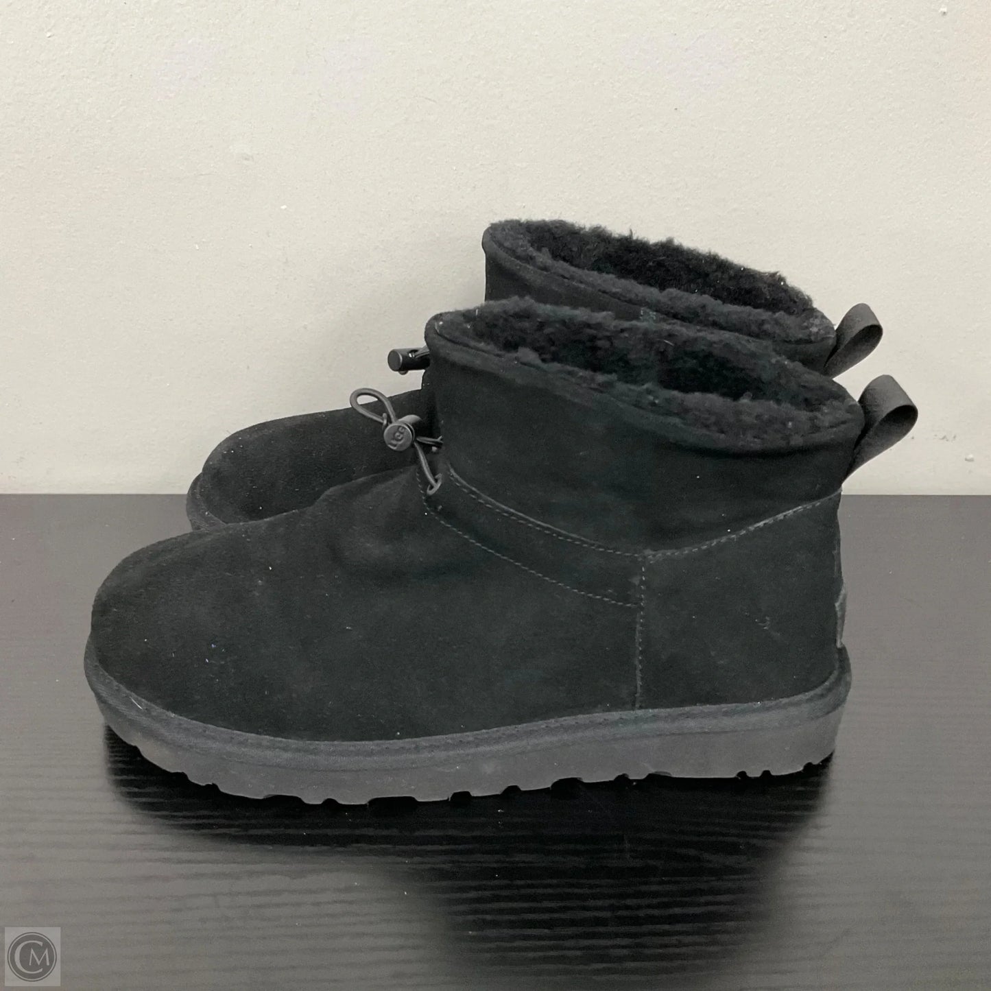 Boots Designer By Ugg In Black, Size: 9