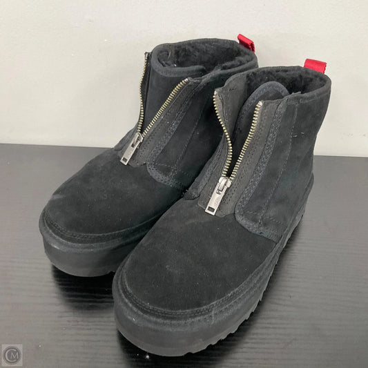 Boots Designer By Ugg In Black, Size: 8