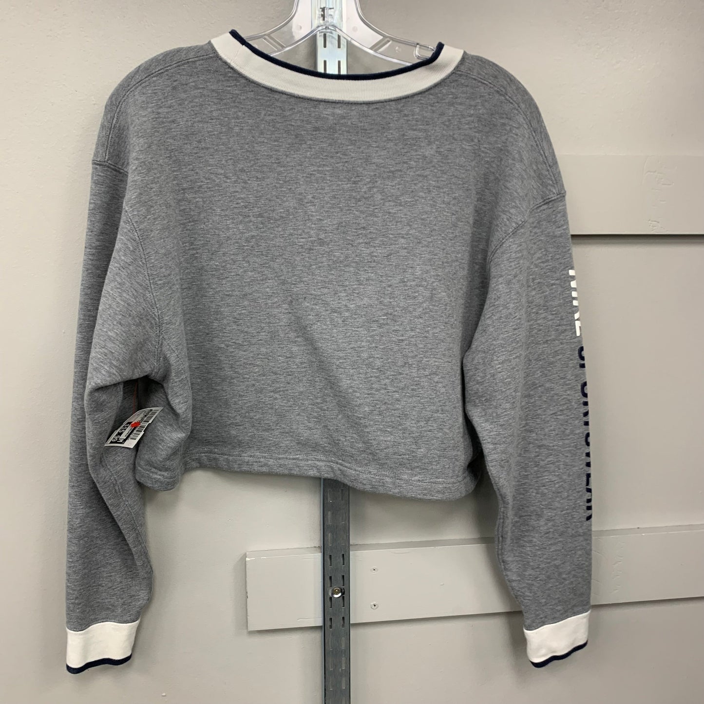 Athletic Top Long Sleeve Crewneck By Nike Apparel In Grey, Size: S