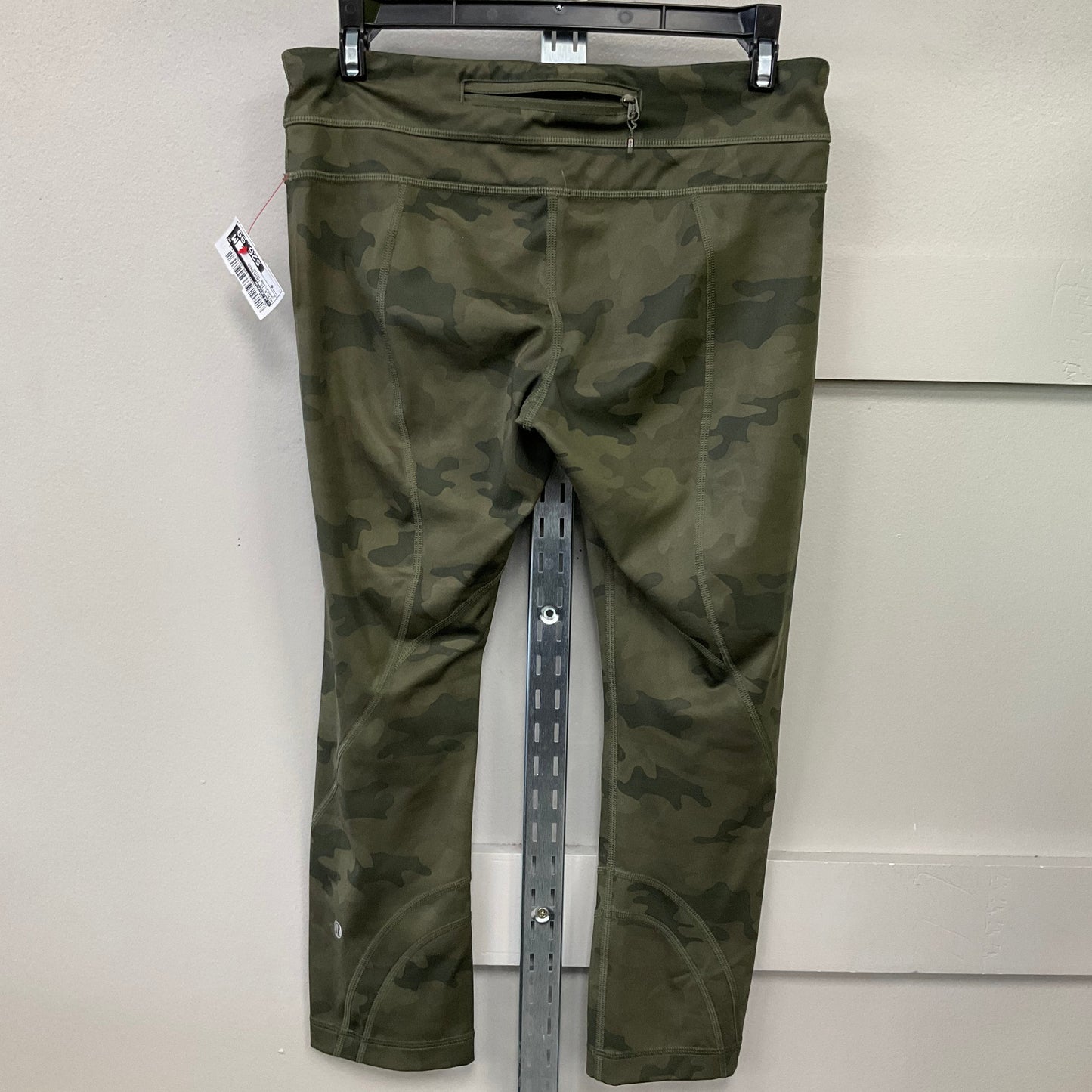 Athletic Leggings Capris By Lululemon In Camouflage Print, Size: 6