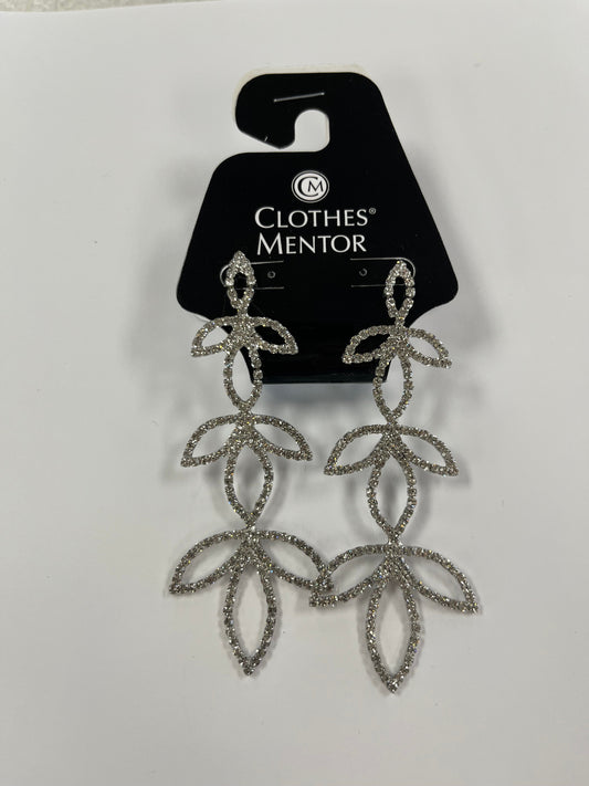 Earrings Dangle/drop By Clothes Mentor